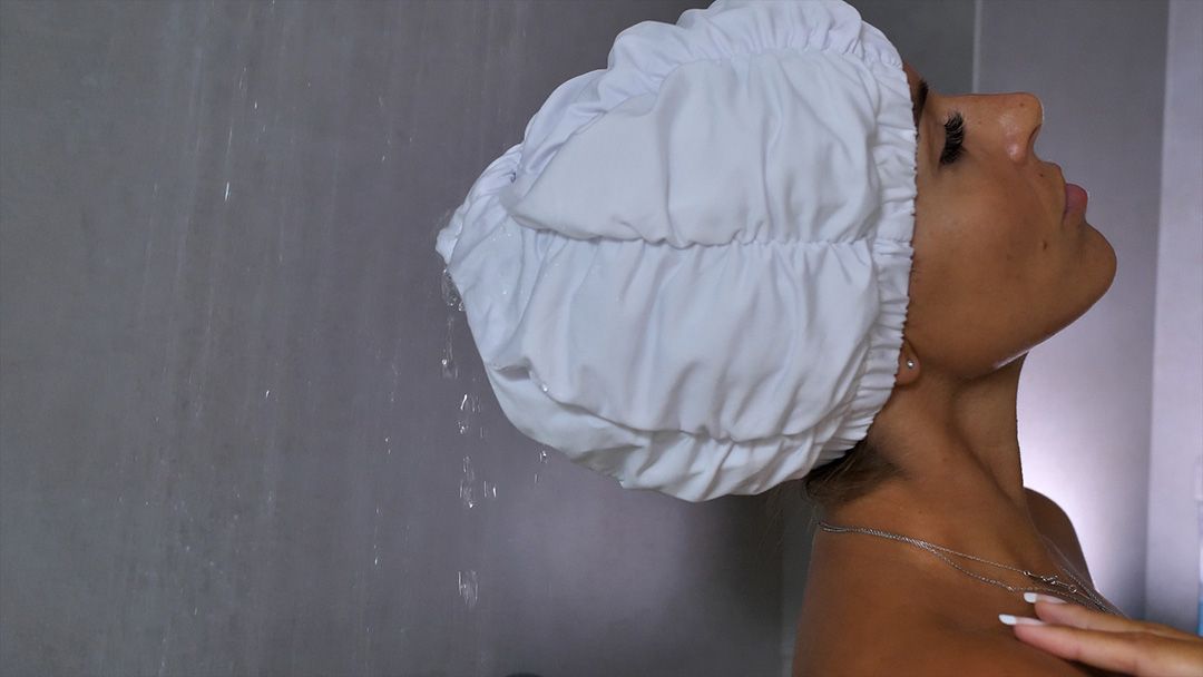 Cuffia regolabile per Shampoo per doccia per bambini a forma di corona per lavare i capelli cappello per la protezione dell'orecchio del bambino copertura sicura per la doccia per bambini