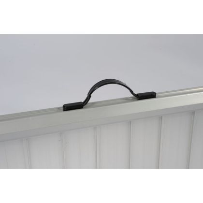 Rampa Di Accesso Per Sedie A Rotelle Per L'entrata Della Strada Residenziale Edifici Multipli E Le Piastrelle Lungo Il Marciapiede 180371016 - Foto 6